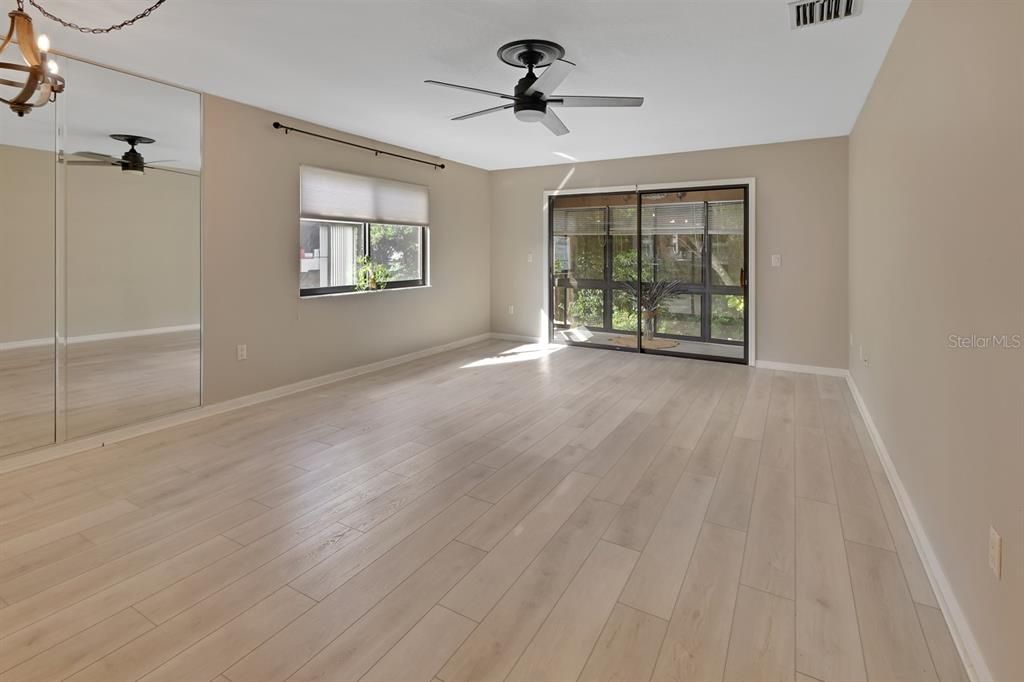 For Sale: $179,900 (2 beds, 2 baths, 1156 Square Feet)