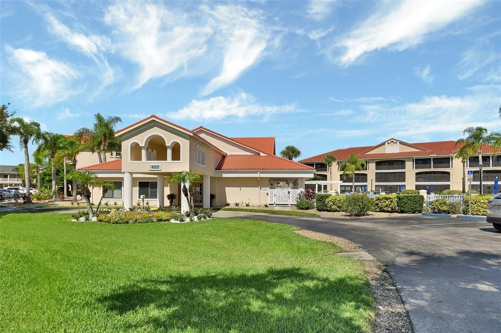 На продажу: $549,000 (2 спален, 2 ванн, 1053 Квадратных фут)