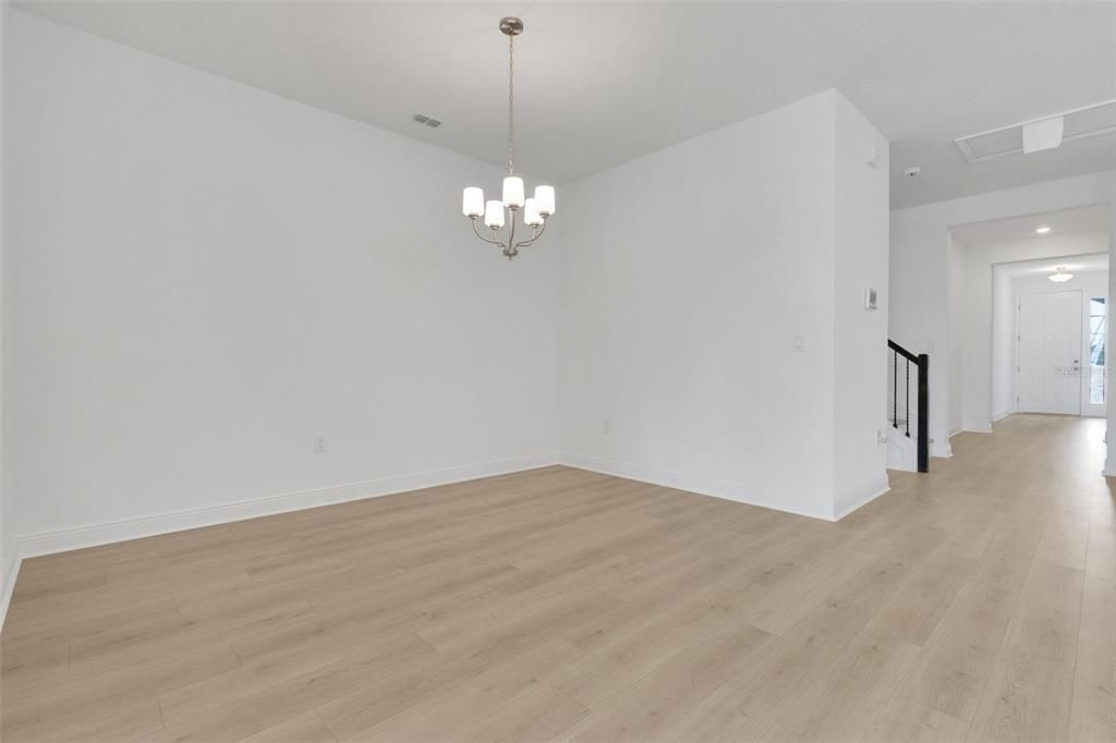 Под контрактом: $539,990 (5 спален, 3 ванн, 3076 Квадратных фут)