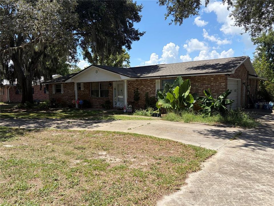 For Sale: $292,000 (2 beds, 3 baths, 1452 Square Feet)