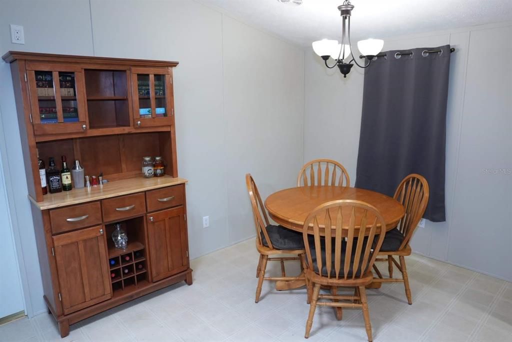 En Venta: $165,000 (3 camas, 2 baños, 1216 Pies cuadrados)