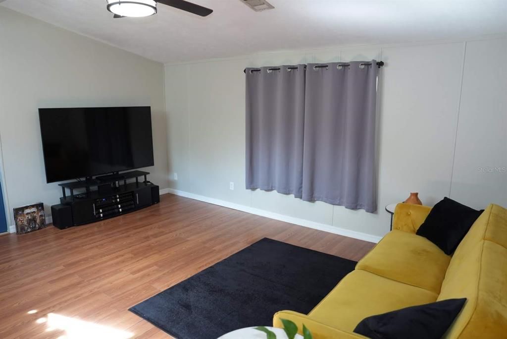 En Venta: $165,000 (3 camas, 2 baños, 1216 Pies cuadrados)