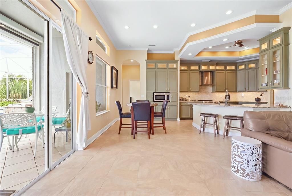 For Sale: $600,000 (4 beds, 3 baths, 2290 Square Feet)
