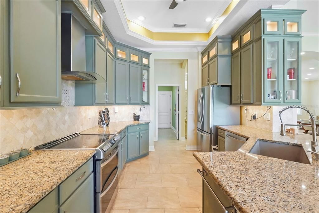 For Sale: $600,000 (4 beds, 3 baths, 2290 Square Feet)
