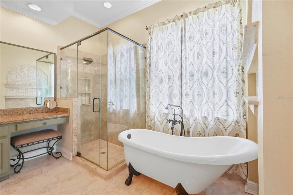 For Sale: $600,000 (4 beds, 3 baths, 2290 Square Feet)