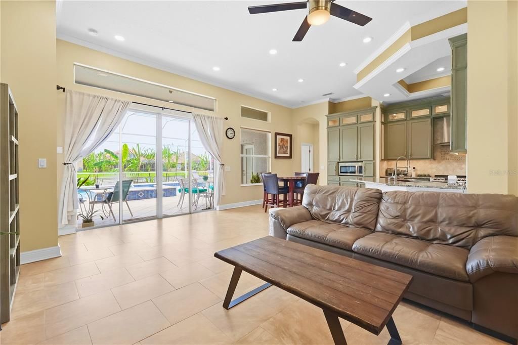 For Sale: $600,000 (4 beds, 3 baths, 2290 Square Feet)