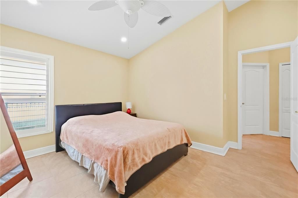 For Sale: $600,000 (4 beds, 3 baths, 2290 Square Feet)