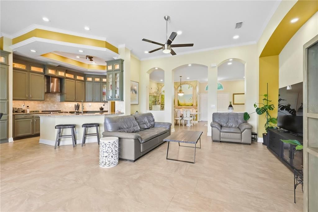 For Sale: $600,000 (4 beds, 3 baths, 2290 Square Feet)