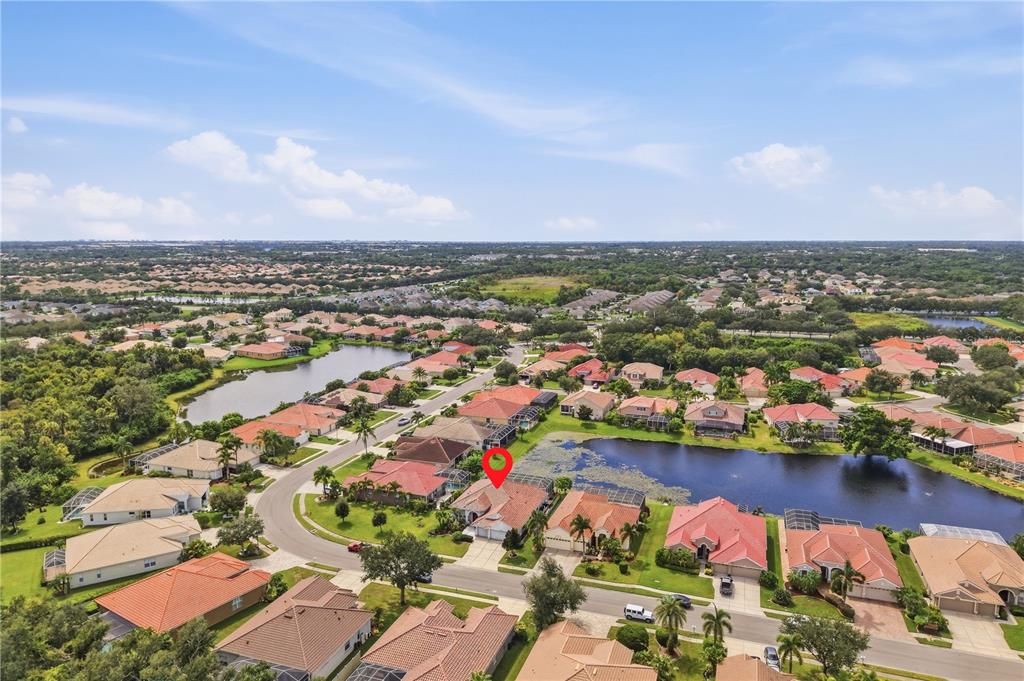 For Sale: $600,000 (4 beds, 3 baths, 2290 Square Feet)