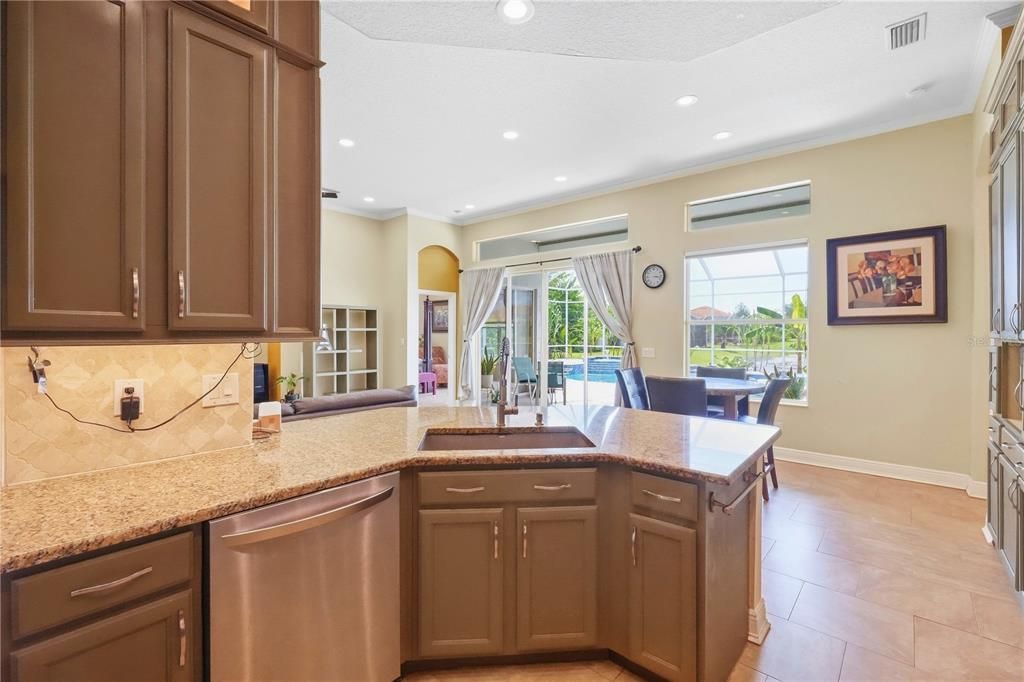 For Sale: $600,000 (4 beds, 3 baths, 2290 Square Feet)