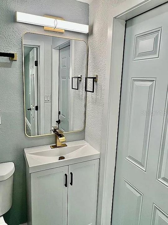 На продажу: $298,900 (3 спален, 3 ванн, 1272 Квадратных фут)