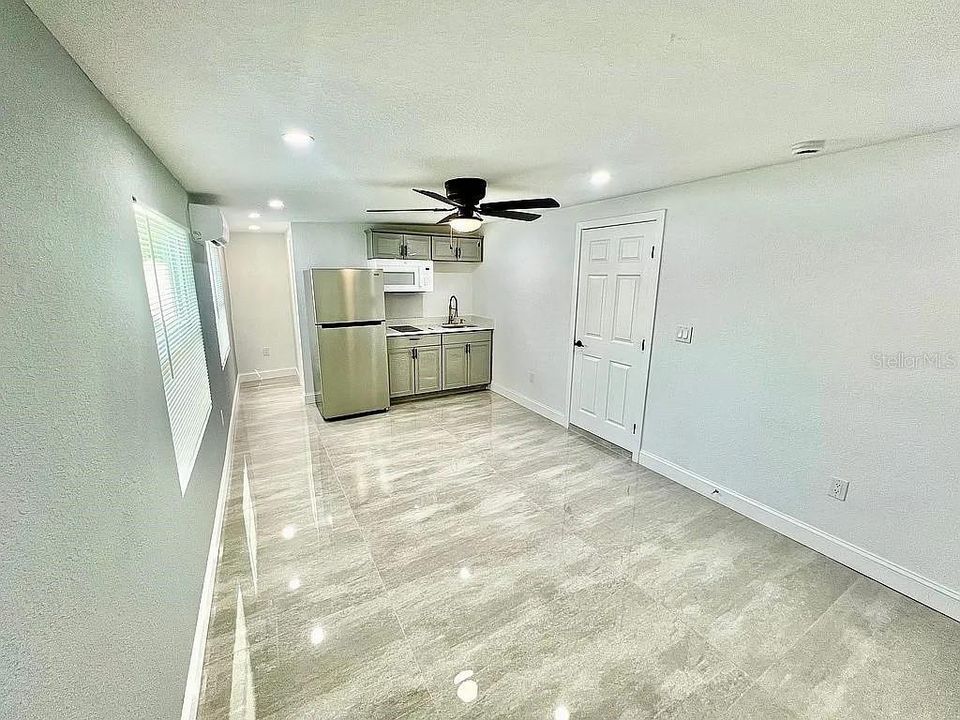 На продажу: $298,900 (3 спален, 3 ванн, 1272 Квадратных фут)