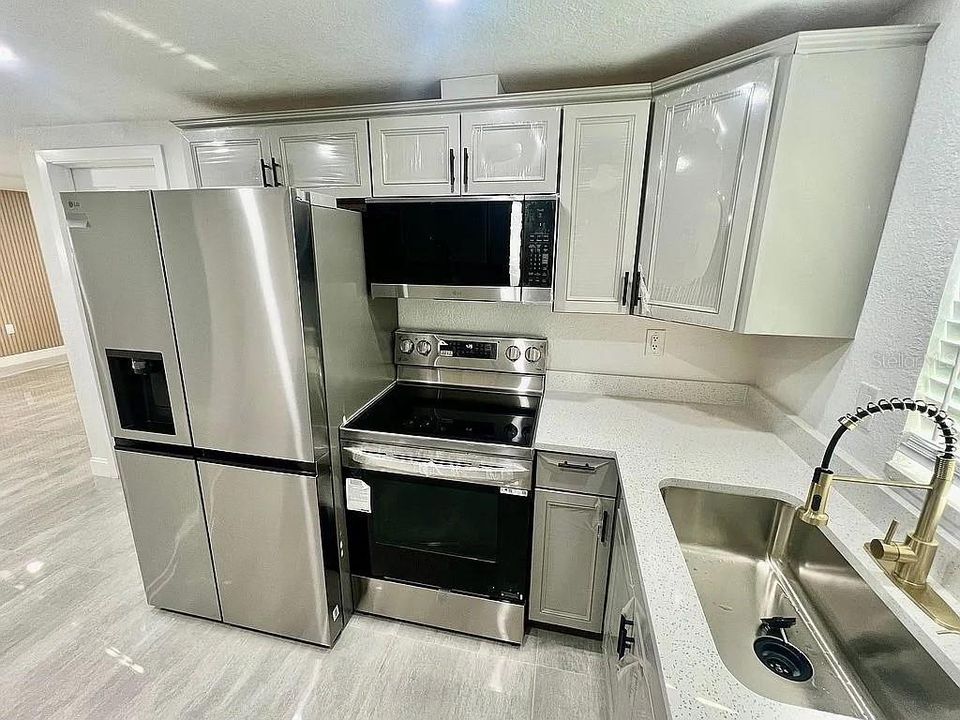 На продажу: $298,900 (3 спален, 3 ванн, 1272 Квадратных фут)