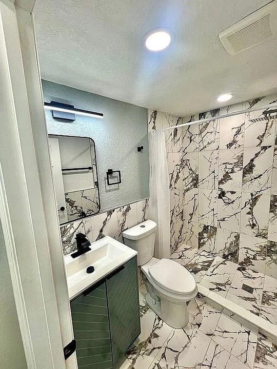 На продажу: $298,900 (3 спален, 3 ванн, 1272 Квадратных фут)