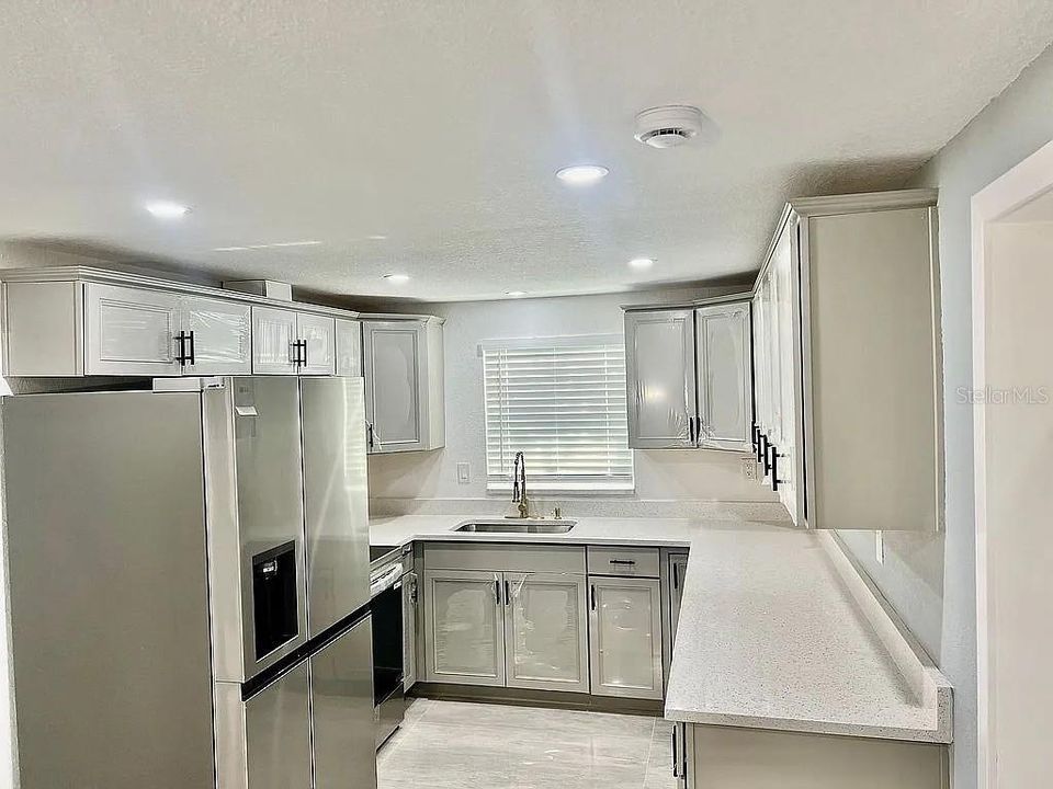 На продажу: $298,900 (3 спален, 3 ванн, 1272 Квадратных фут)