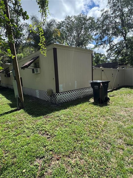For Sale: $189,900 (2 beds, 1 baths, 540 Square Feet)