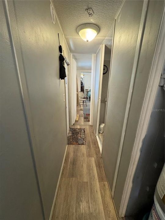 For Sale: $189,900 (2 beds, 1 baths, 540 Square Feet)