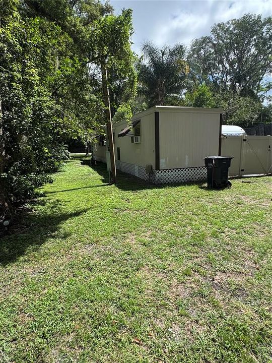 For Sale: $189,900 (2 beds, 1 baths, 540 Square Feet)