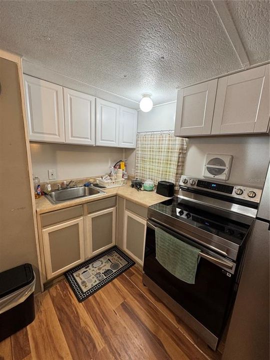 For Sale: $189,900 (2 beds, 1 baths, 540 Square Feet)