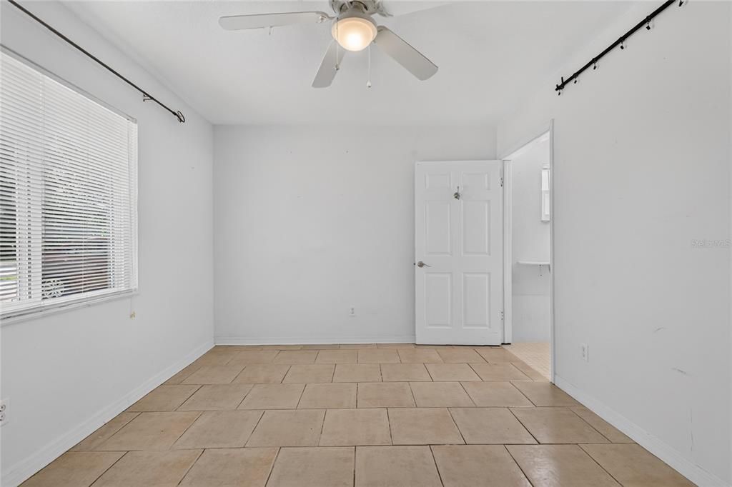 For Sale: $249,000 (3 beds, 2 baths, 1070 Square Feet)
