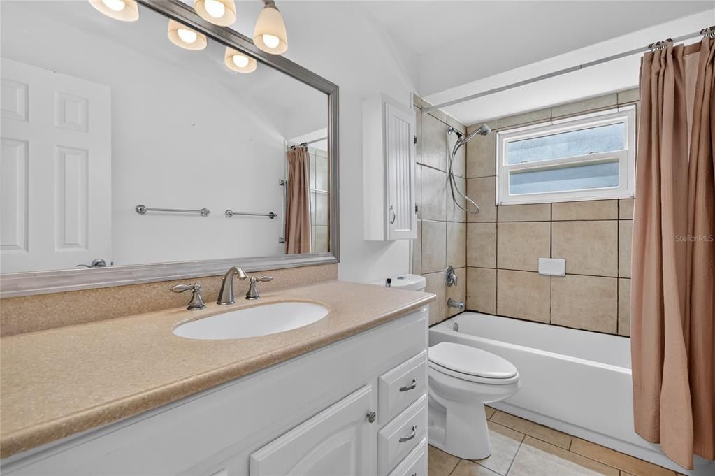 For Sale: $249,000 (3 beds, 2 baths, 1070 Square Feet)