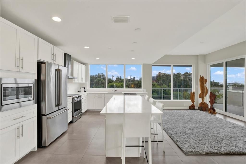 For Rent: $7,500 (3 beds, 2 baths, 1960 Square Feet)