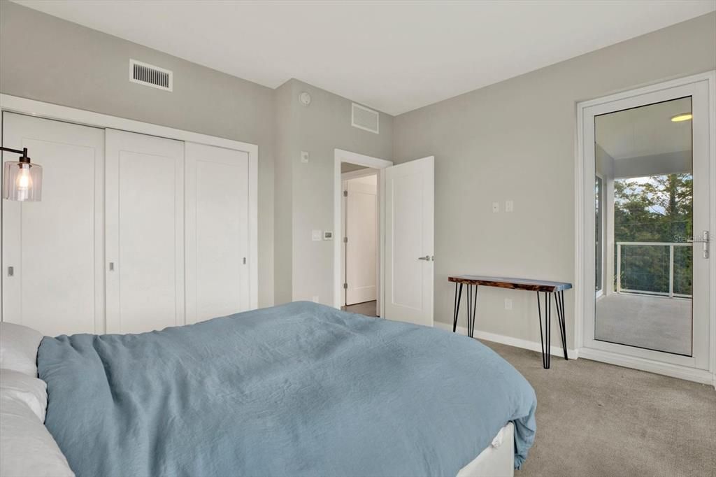 For Rent: $7,500 (3 beds, 2 baths, 1960 Square Feet)