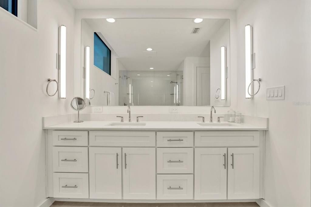 For Rent: $7,500 (3 beds, 2 baths, 1960 Square Feet)