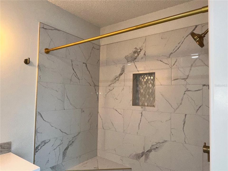 For Rent: $1,450 (1 beds, 1 baths, 648 Square Feet)