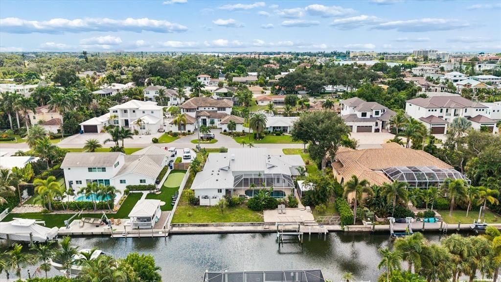 For Sale: $1,795,000 (4 beds, 3 baths, 2747 Square Feet)