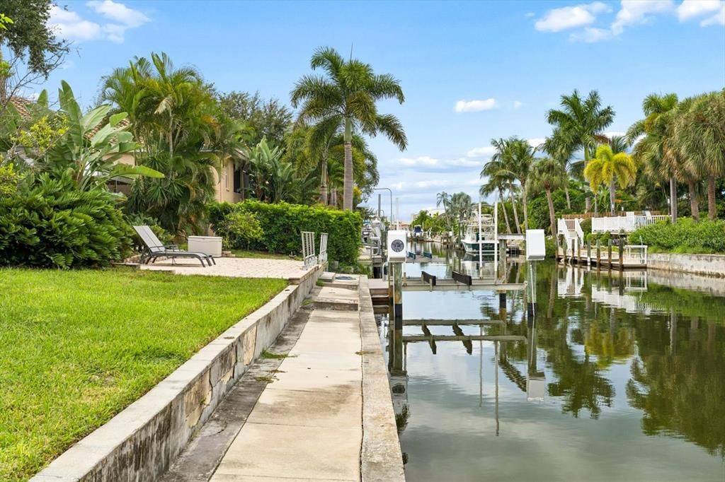 For Sale: $1,795,000 (4 beds, 3 baths, 2747 Square Feet)