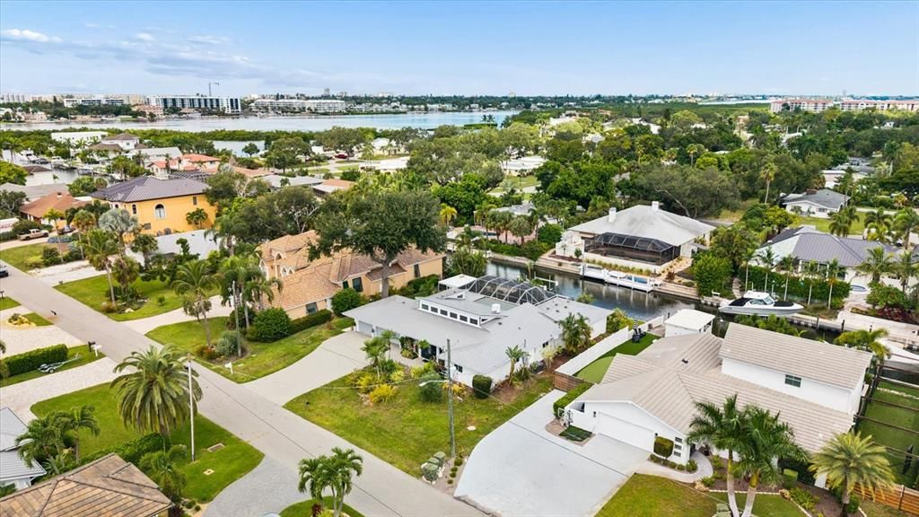 For Sale: $1,795,000 (4 beds, 3 baths, 2747 Square Feet)