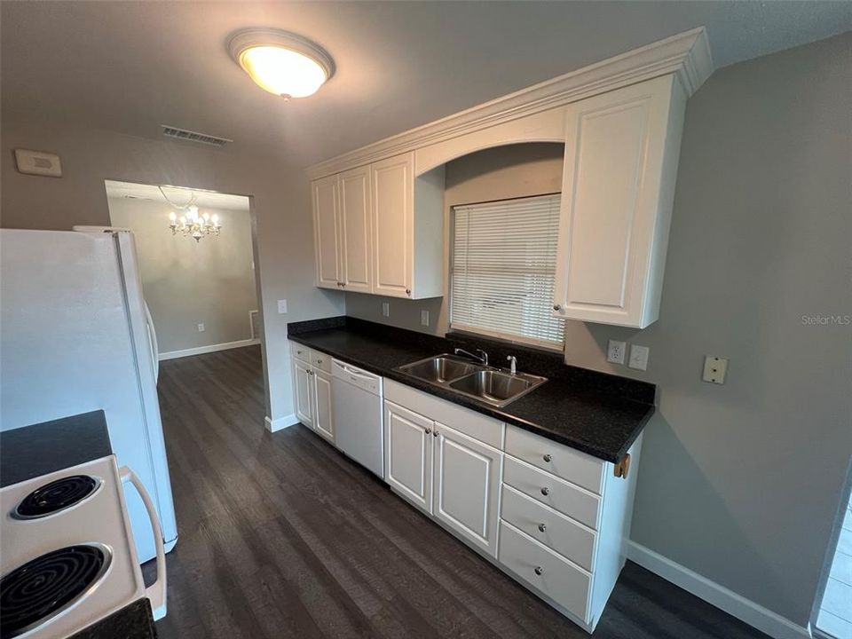 В аренду: $1,899 (3 спален, 2 ванн, 1332 Квадратных фут)
