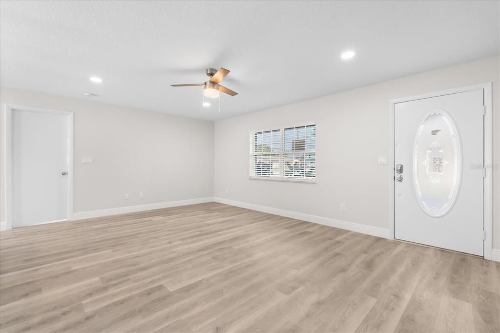 For Rent: $2,400 (3 beds, 2 baths, 1168 Square Feet)