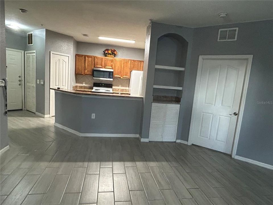For Rent: $1,750 (2 beds, 2 baths, 1124 Square Feet)