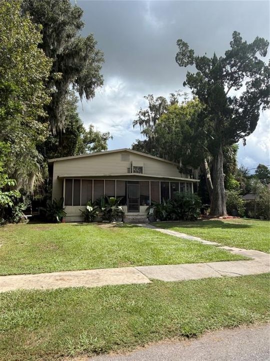 For Sale: $725,000 (10 beds, 0 baths, 999 Square Feet)