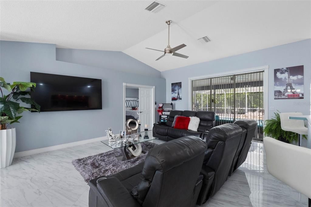 For Sale: $375,000 (3 beds, 2 baths, 1758 Square Feet)