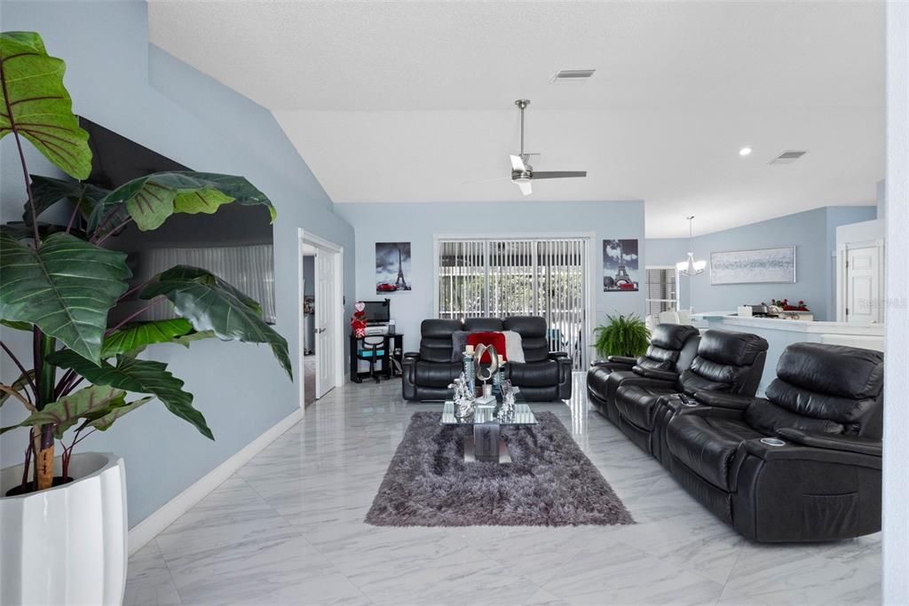 For Sale: $375,000 (3 beds, 2 baths, 1758 Square Feet)