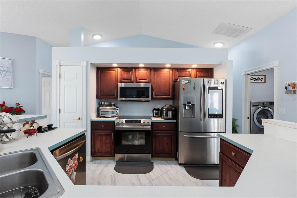 For Sale: $375,000 (3 beds, 2 baths, 1758 Square Feet)
