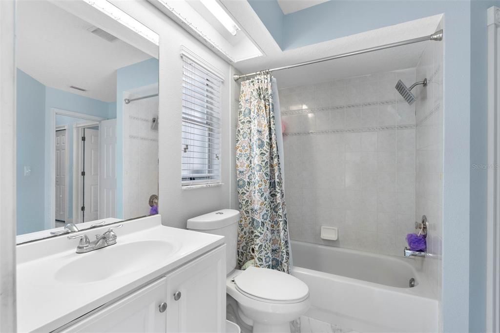 For Sale: $375,000 (3 beds, 2 baths, 1758 Square Feet)