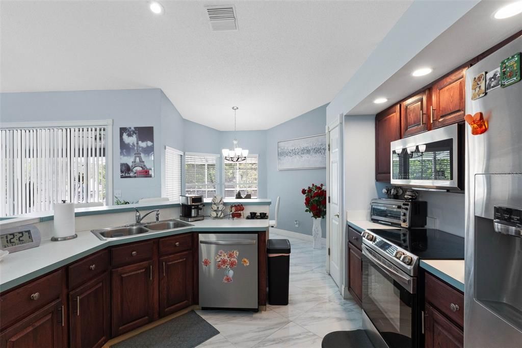 For Sale: $375,000 (3 beds, 2 baths, 1758 Square Feet)