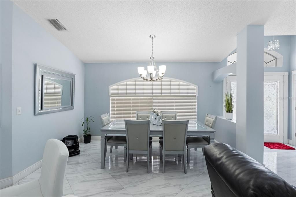 For Sale: $375,000 (3 beds, 2 baths, 1758 Square Feet)