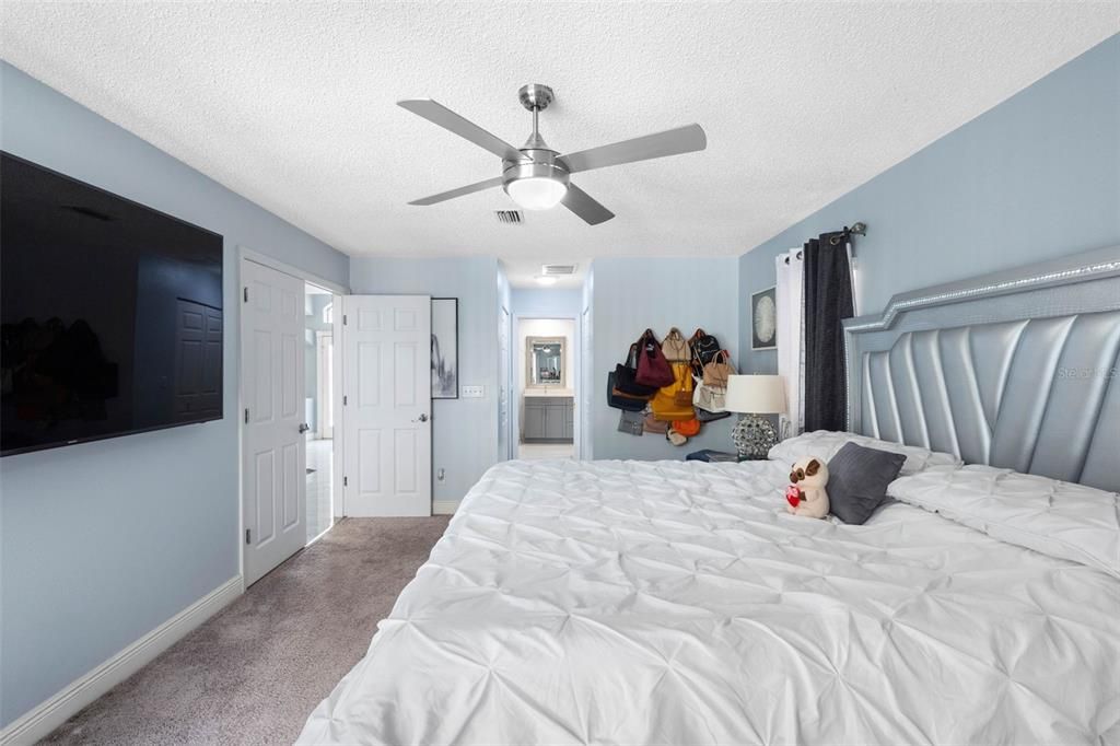 For Sale: $375,000 (3 beds, 2 baths, 1758 Square Feet)