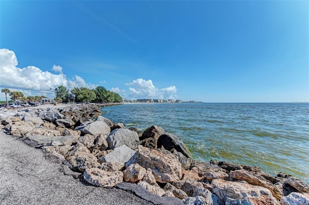 Active With Contract: $589,000 (3 beds, 3 baths, 2214 Square Feet)