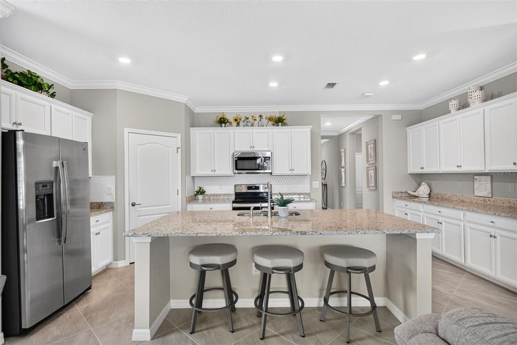 Active With Contract: $589,000 (3 beds, 3 baths, 2214 Square Feet)