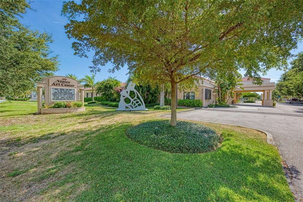 Active With Contract: $589,000 (3 beds, 3 baths, 2214 Square Feet)