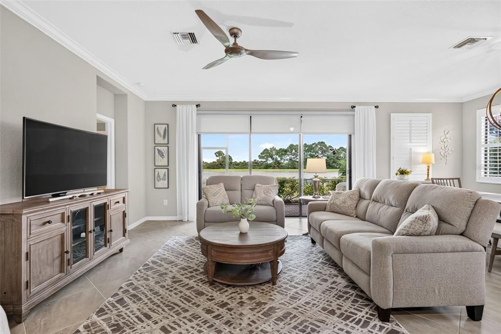 Active With Contract: $589,000 (3 beds, 3 baths, 2214 Square Feet)