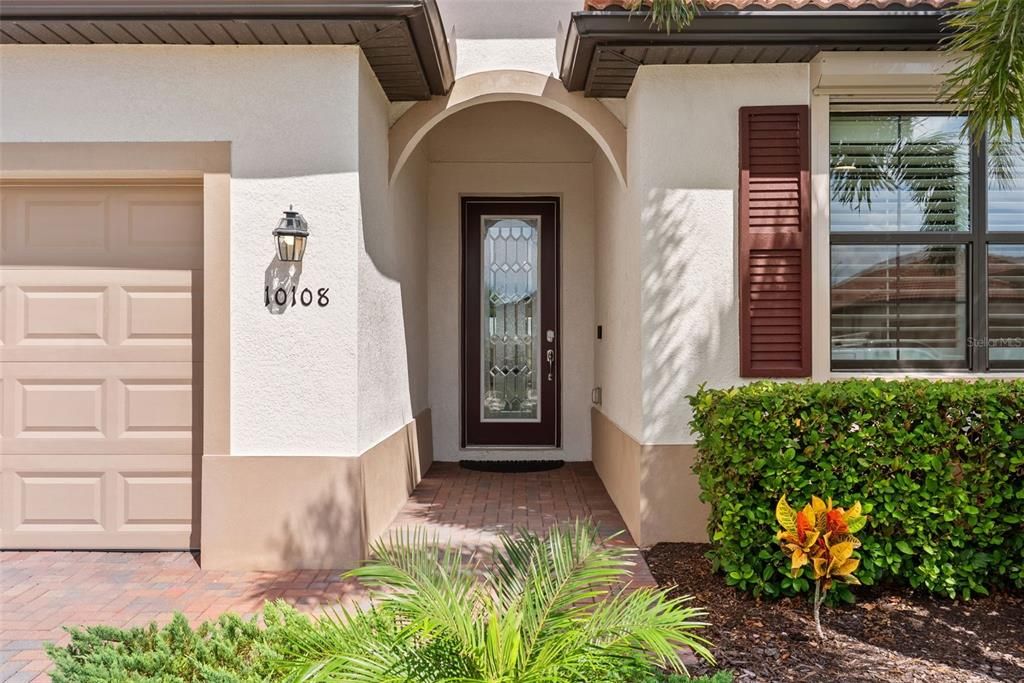 Active With Contract: $589,000 (3 beds, 3 baths, 2214 Square Feet)