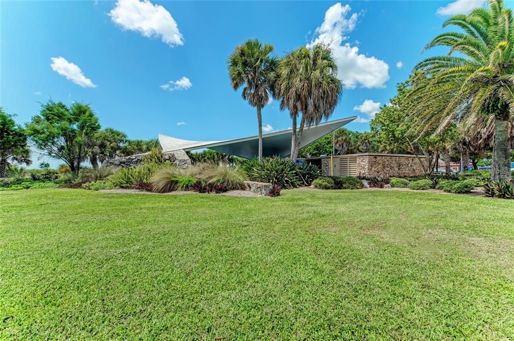 Active With Contract: $589,000 (3 beds, 3 baths, 2214 Square Feet)