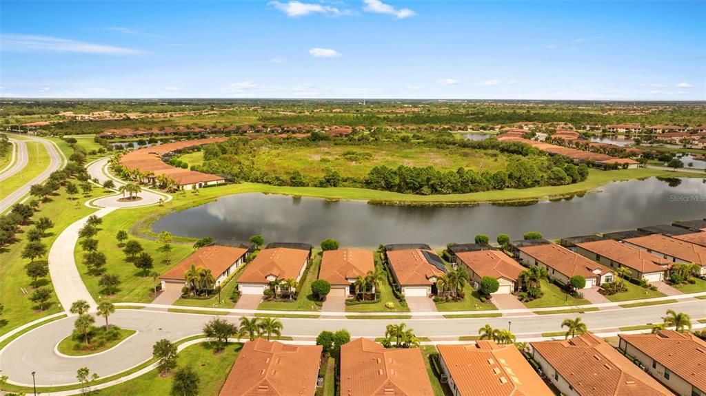 Active With Contract: $589,000 (3 beds, 3 baths, 2214 Square Feet)
